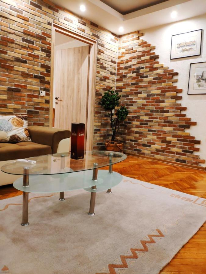 V2 With Love - Vintage Modern And Spacious بلغراد المظهر الخارجي الصورة